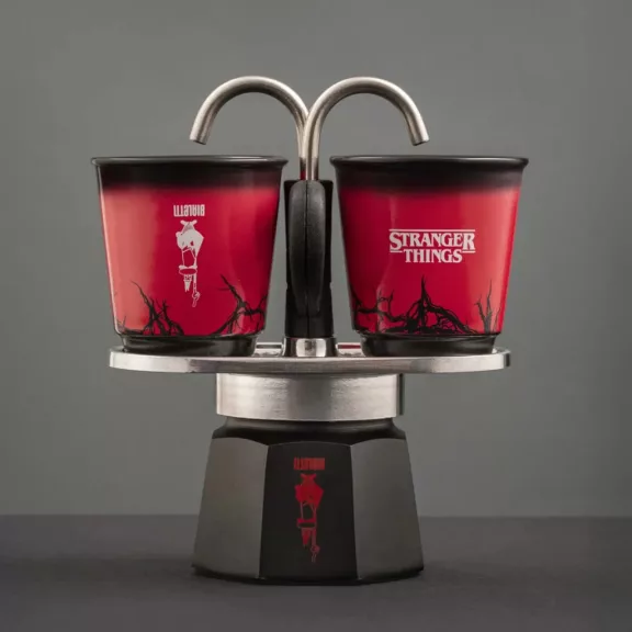 Bialetti Stranger Things Mini Express kotyogós kávéfőző, 2 személyes Bialetti Stranger Things Mini Express kotyogós kávéfőző, 2 személyes