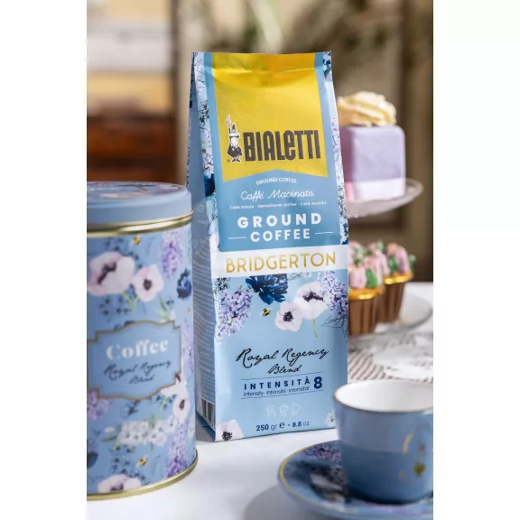 Bialetti - Bridgerton Royal Regency Blend díszdobozos őrölt kávé 250g Bialetti - Bridgerton Royal Regency Blend díszdobozos őrölt kávé 250g