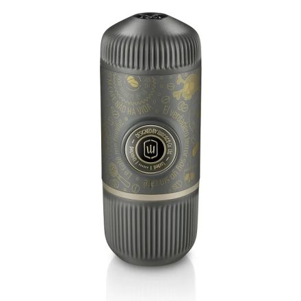 Wacaco Nanopresso Dark Souls szürke hordozható kávéfőző őrölt kávéhoz + kemény védőtok